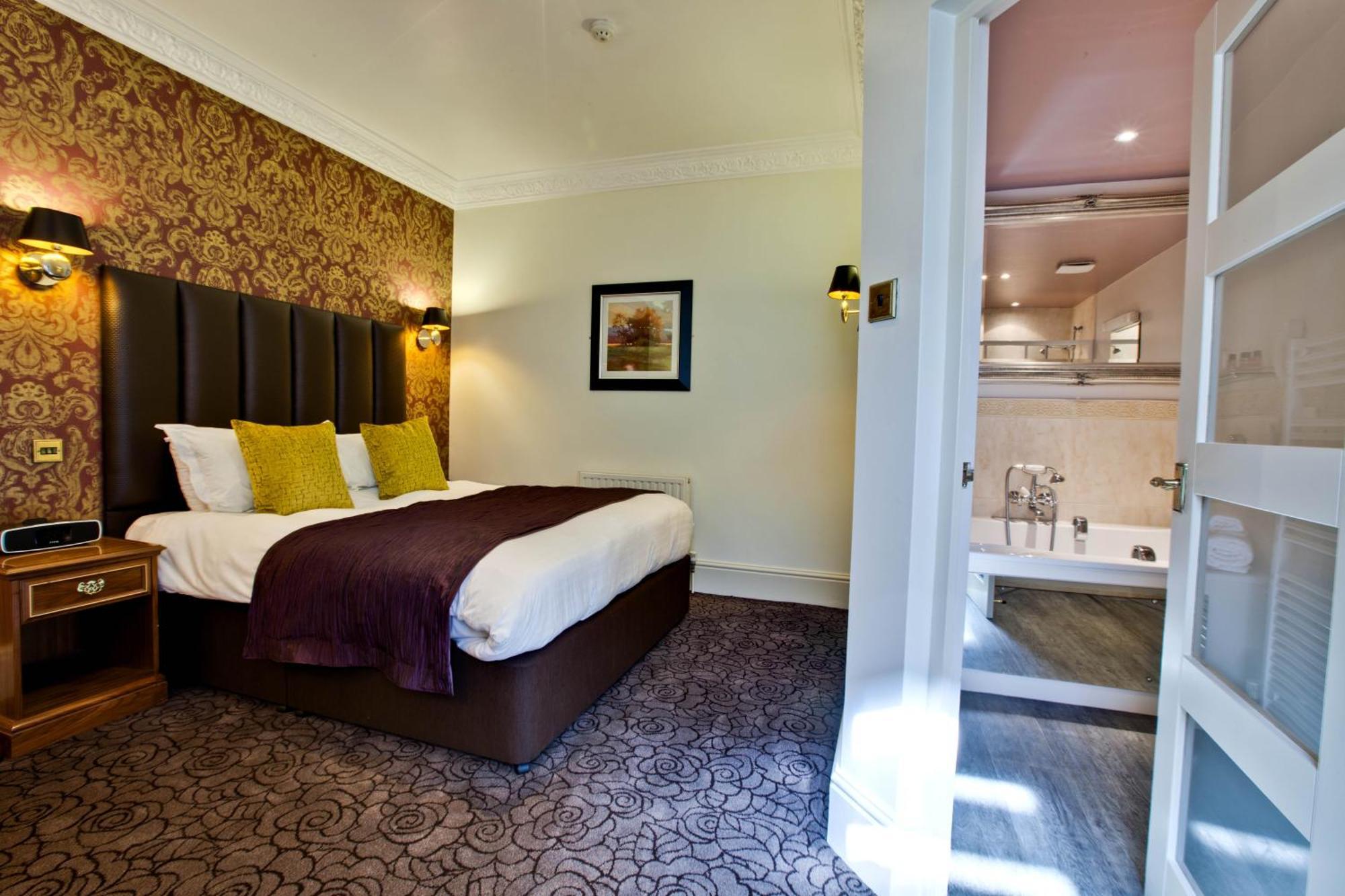 Pontlands Park Hotel Chelmsford Exterior photo