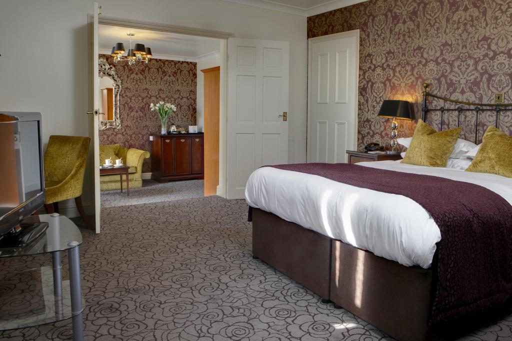 Pontlands Park Hotel Chelmsford Exterior photo