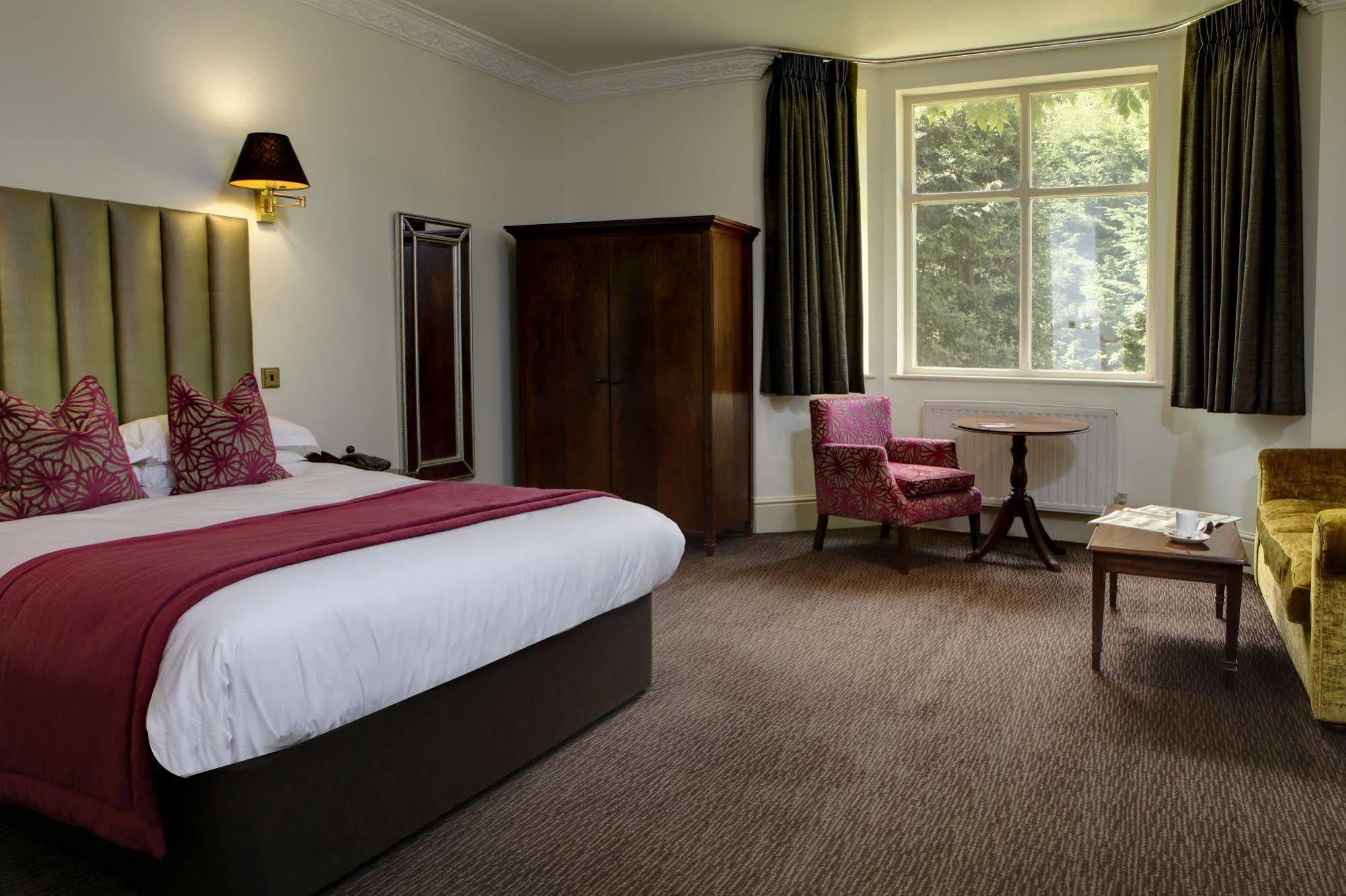 Pontlands Park Hotel Chelmsford Exterior photo