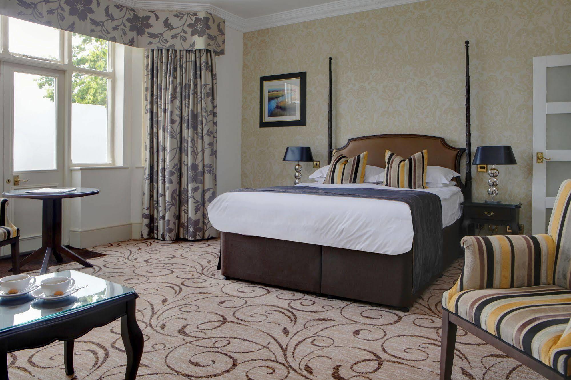 Pontlands Park Hotel Chelmsford Exterior photo